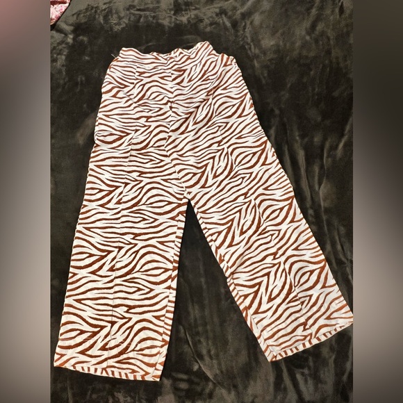 Two piece set - Picture 3 of 5